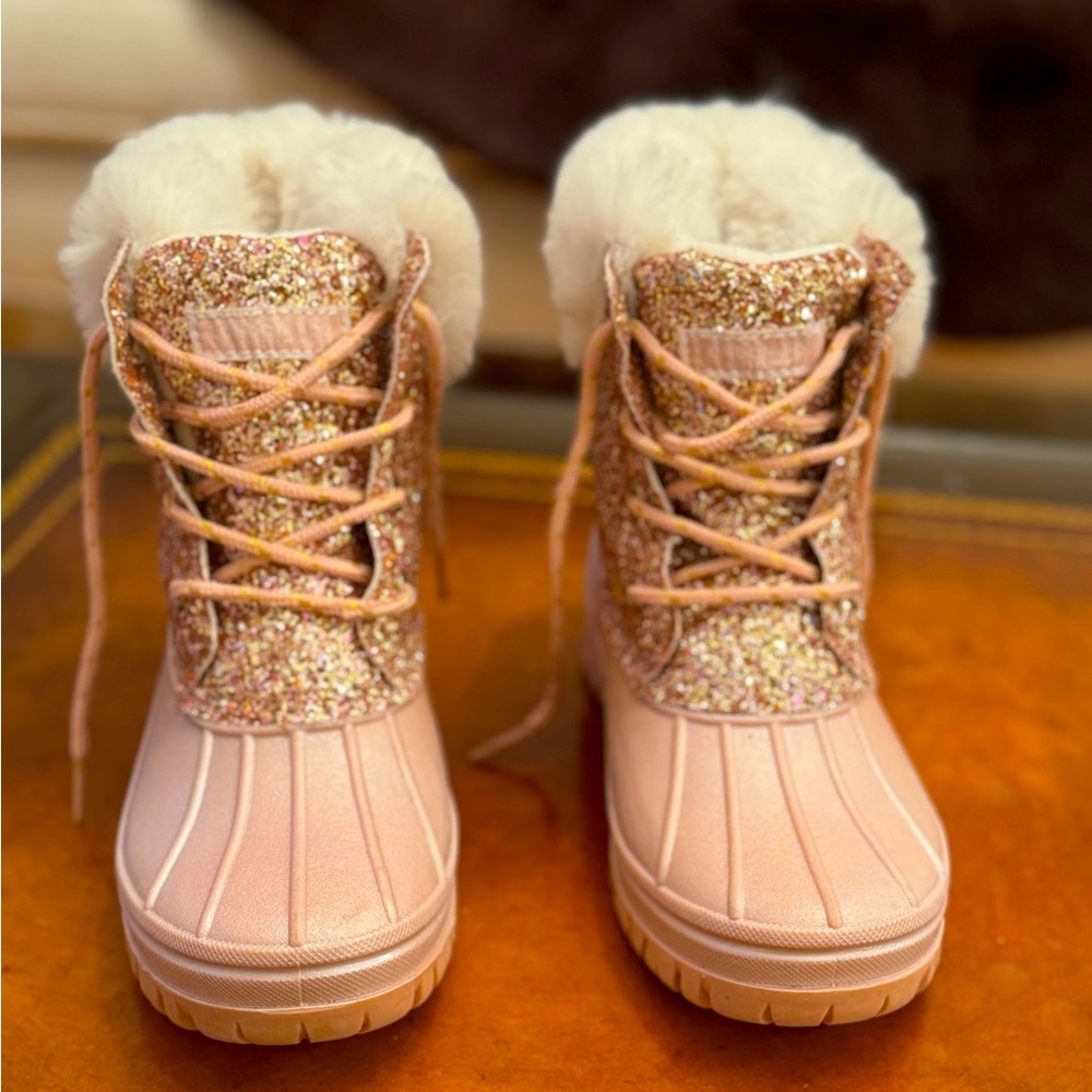 GIRLS' LONDON FOG BIG KID SIZE 2, LFK STOCKPORT WINTER BOOTS
NWT/original box.